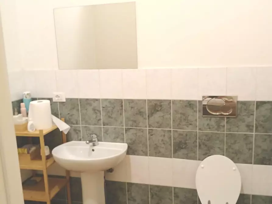 Immagine 5 di Locale commerciale in affitto  a Vicopisano