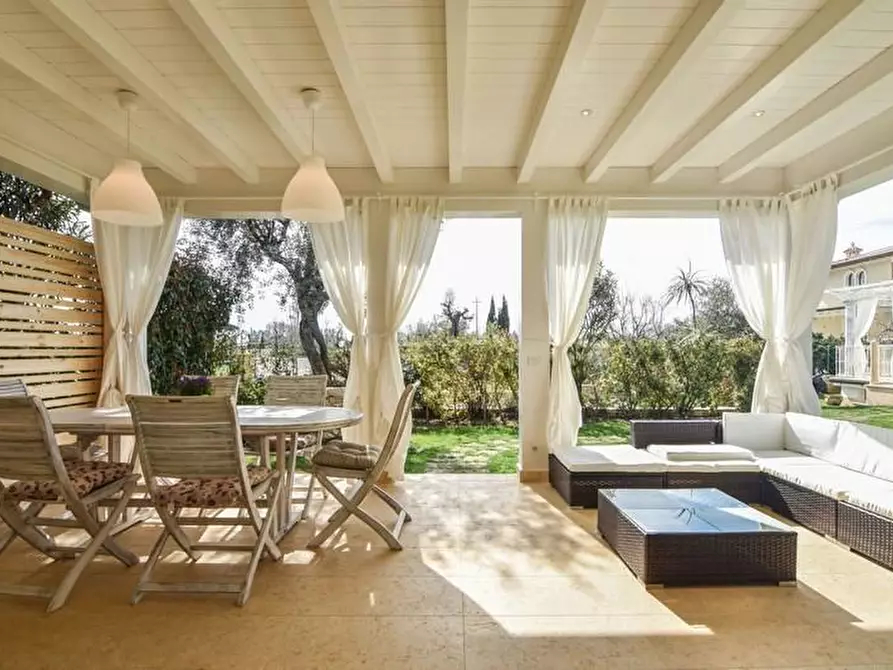 Immagine 54 di Villa in affitto  a Pietrasanta