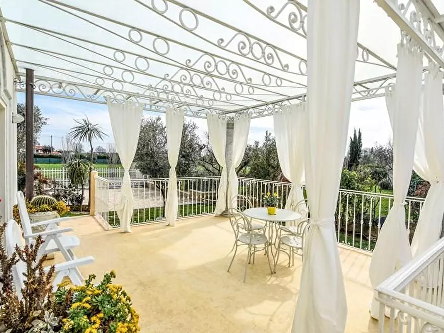 Immagine 50 di Villa in affitto  a Pietrasanta