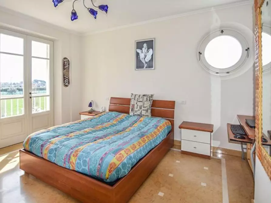 Immagine 35 di Villa in affitto  a Pietrasanta