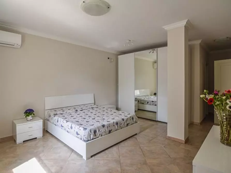 Immagine 39 di Villa in affitto  a Pietrasanta