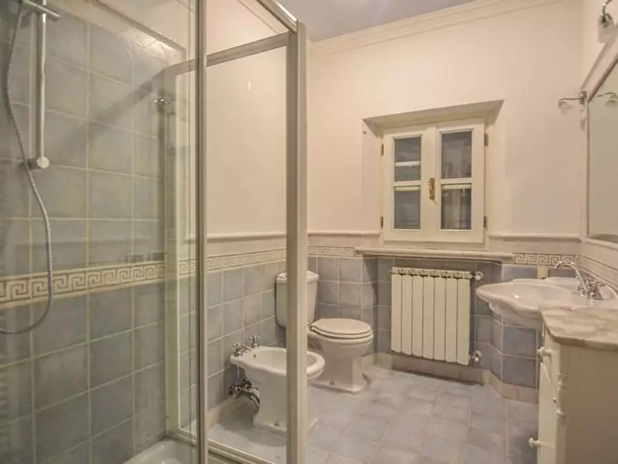 Immagine 45 di Villa in affitto  a Pietrasanta