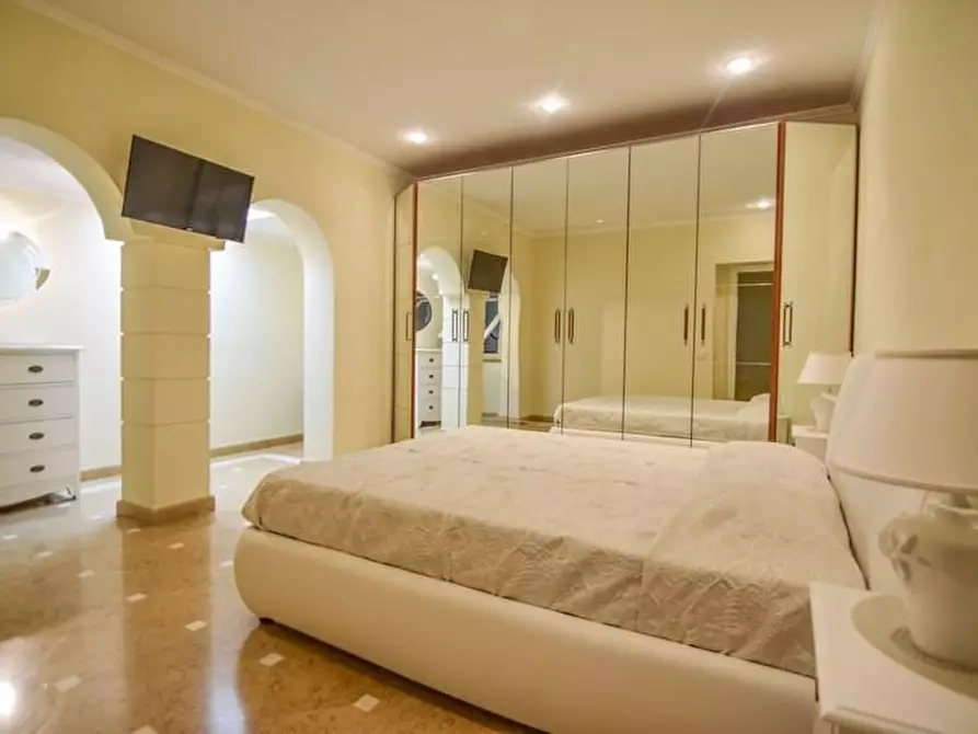 Immagine 40 di Villa in affitto  a Pietrasanta