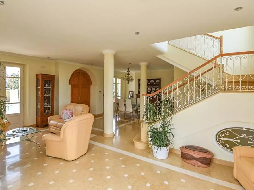 Immagine 22 di Villa in affitto  a Pietrasanta