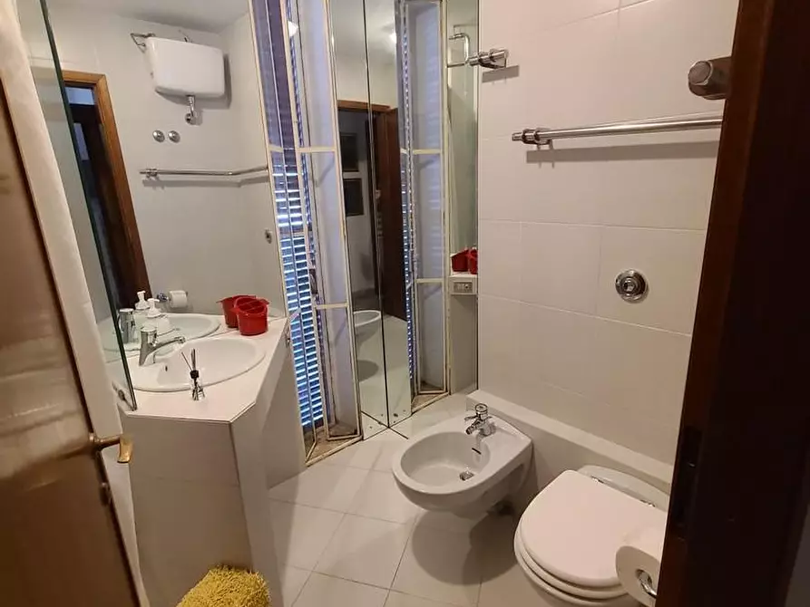 Immagine 41 di Villa in affitto  a Pietrasanta