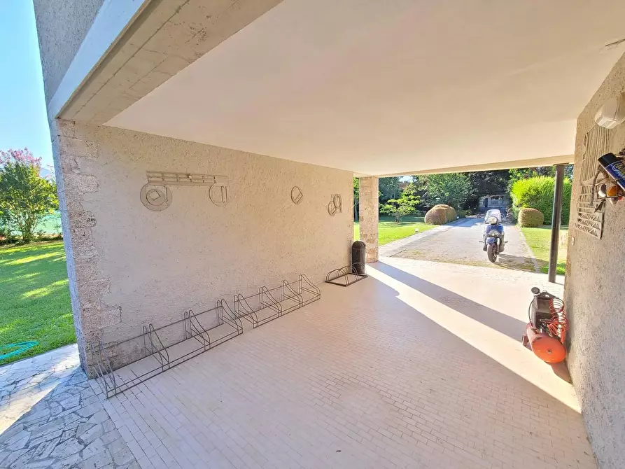 Immagine 11 di Villa in affitto  a Pietrasanta