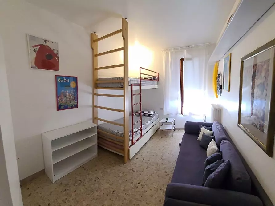 Immagine 40 di Villa in affitto  a Pietrasanta