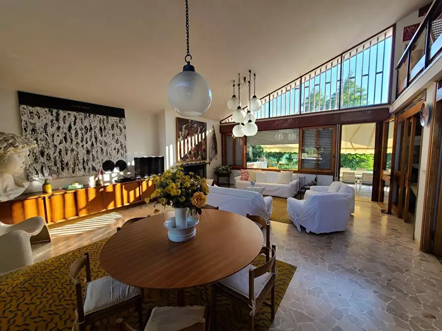 Immagine 15 di Villa in affitto  a Pietrasanta