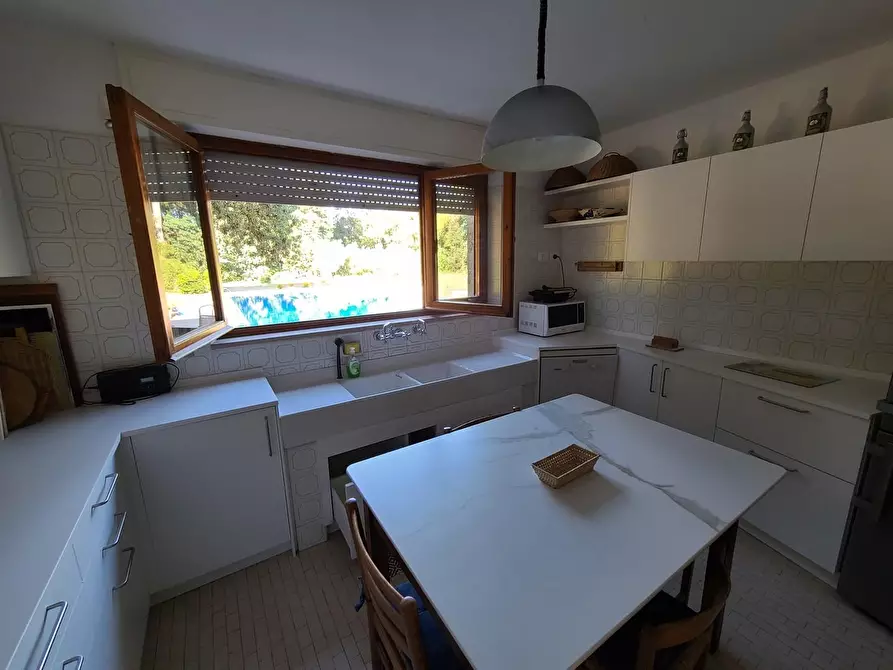 Immagine 22 di Villa in affitto  a Pietrasanta