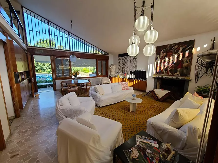 Immagine 12 di Villa in affitto  a Pietrasanta