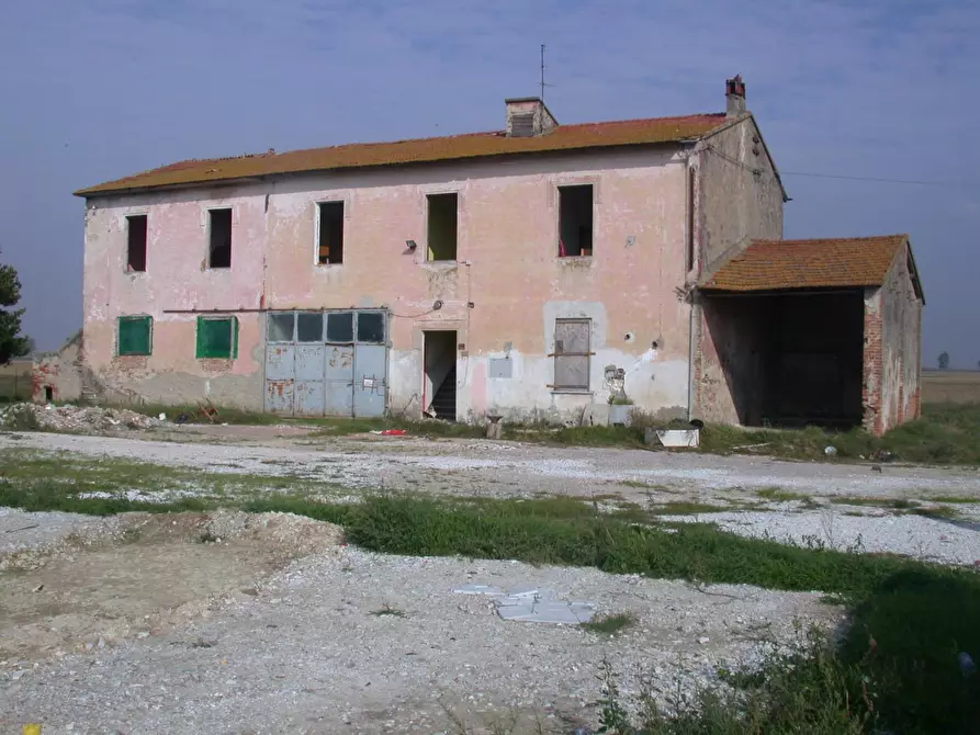 Immagine 1 di Rustico / casale in vendita  a Cascina