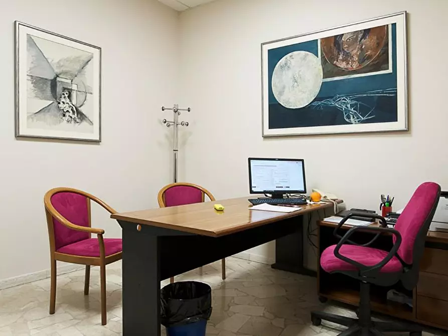 Immagine 2 di Ufficio in vendita  a Vinci