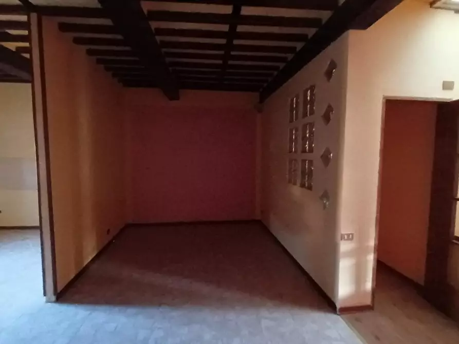 Immagine 23 di Appartamento in vendita  a Lucca