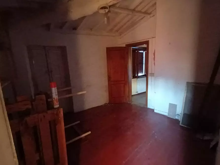 Immagine 2 di Appartamento in vendita  a Lucca