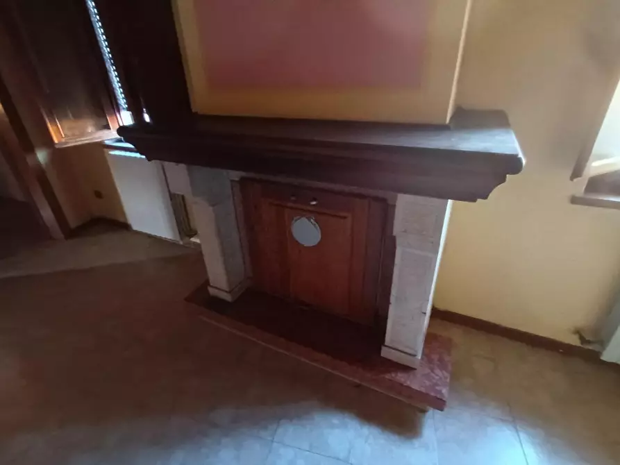 Immagine 18 di Appartamento in vendita  a Lucca