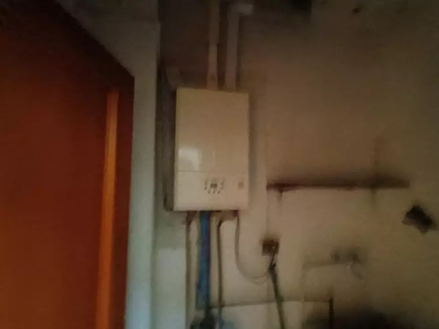 Immagine 17 di Appartamento in vendita  a Lucca