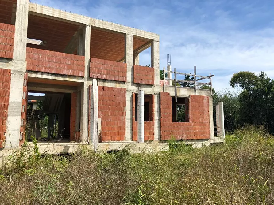 Immagine 17 di Villa in vendita  a Camaiore