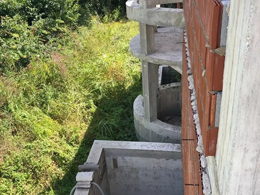 Immagine 14 di Villa in vendita  a Camaiore