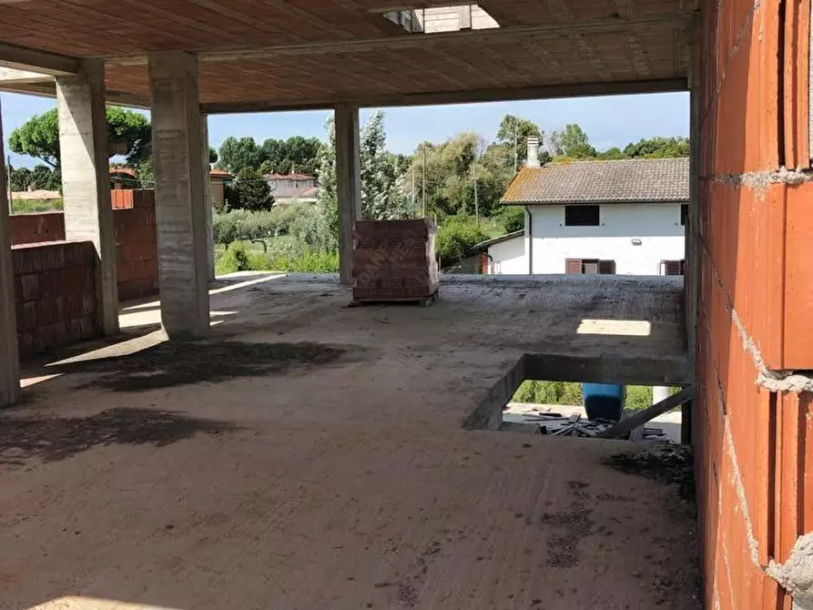 Immagine 6 di Villa in vendita  a Camaiore