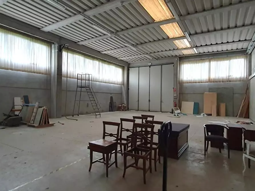 Immagine 2 di Capannone industriale in vendita  a Porcari