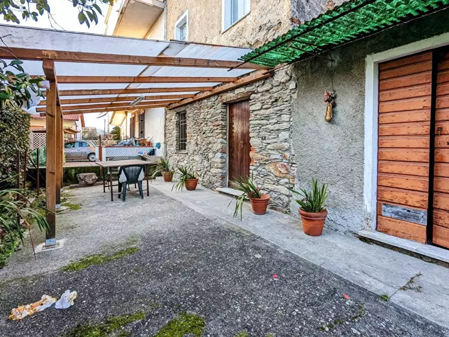 Immagine 1 di Terratetto in vendita  a Montignoso