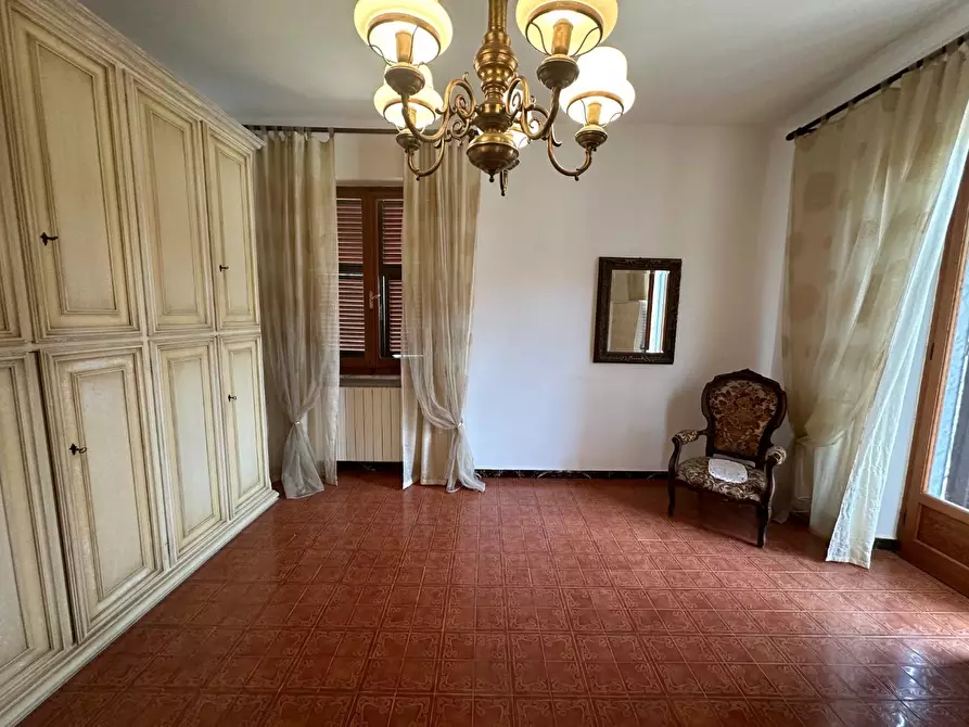 Immagine 9 di Porzione di casa in vendita  a Massa