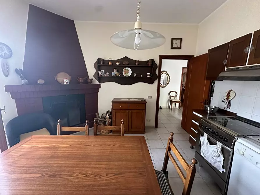 Immagine 6 di Porzione di casa in vendita  a Massa