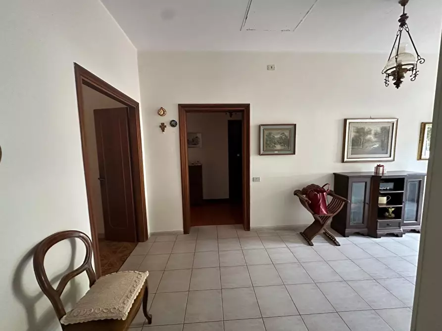 Immagine 17 di Porzione di casa in vendita  a Massa
