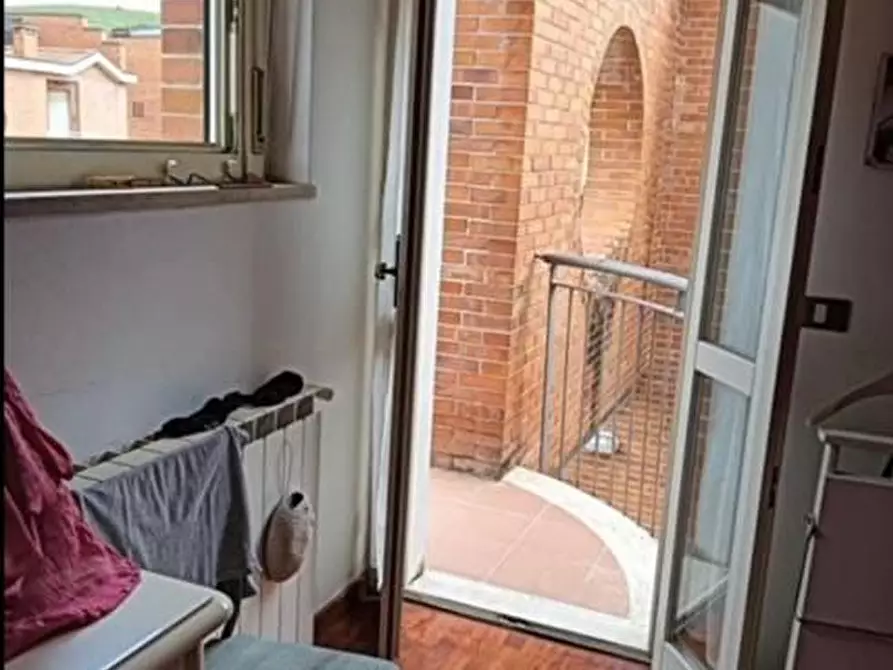 Immagine 5 di Appartamento in vendita  a Siena