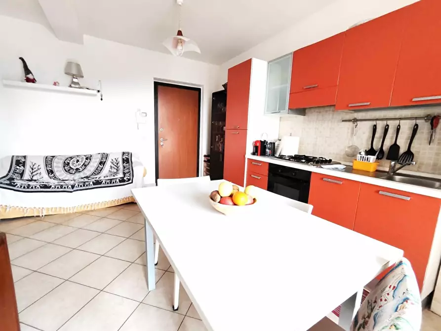 Immagine 1 di Appartamento in affitto  a Carrara