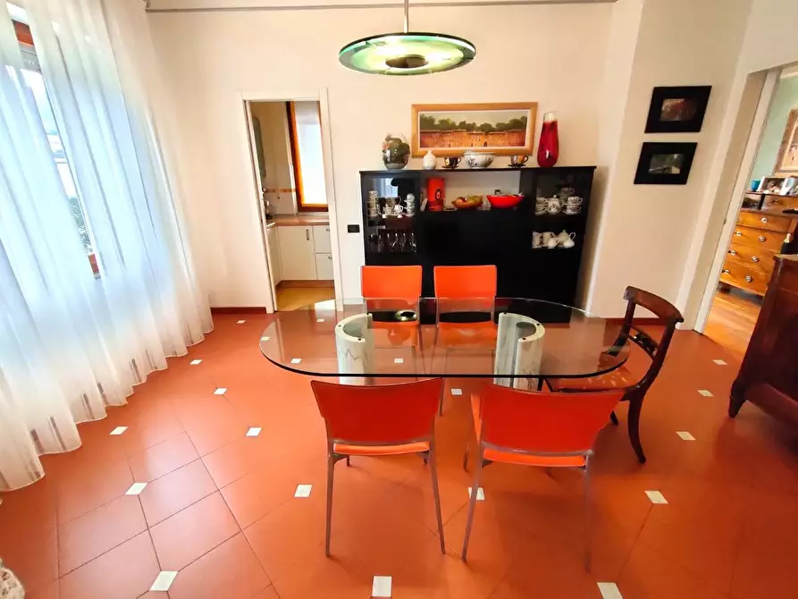 Immagine 5 di Attività artigianale in vendita  a Massa