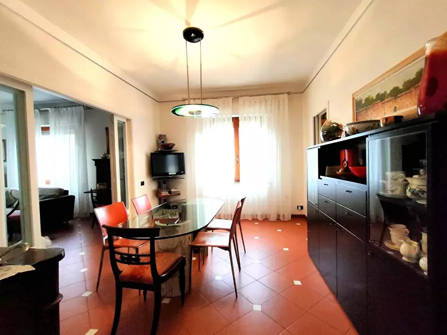 Immagine 19 di Attività artigianale in vendita  a Massa