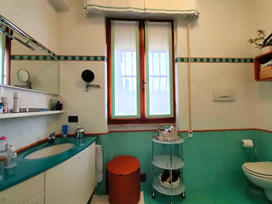 Immagine 14 di Attività artigianale in vendita  a Massa