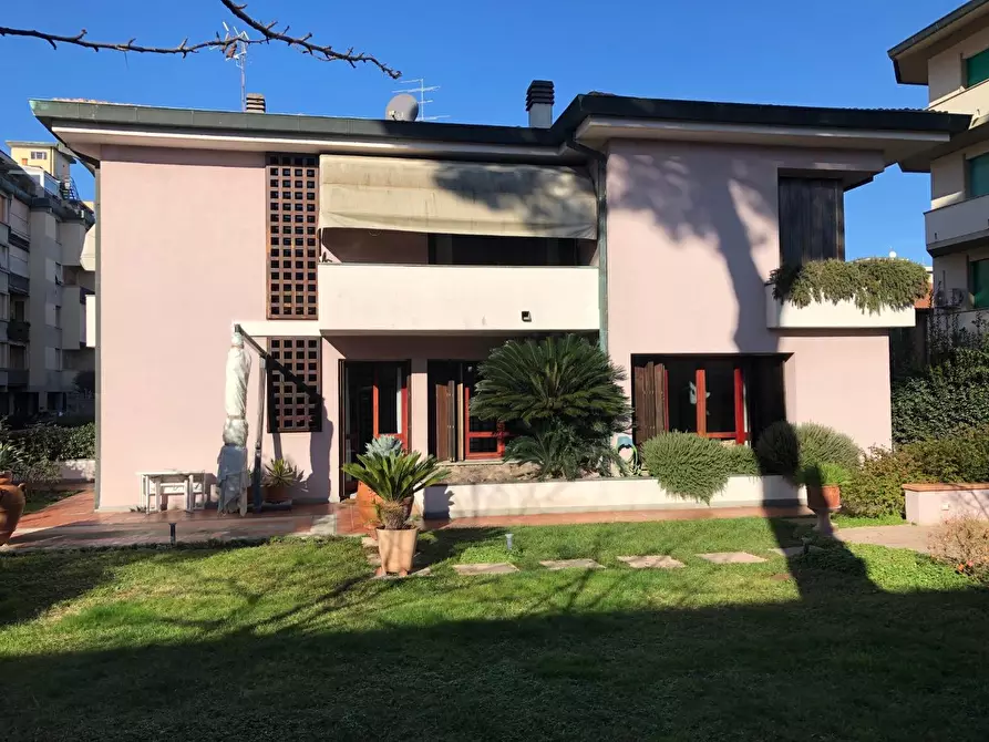 Immagine 40 di Villa in vendita  a Santa Croce Sull'arno