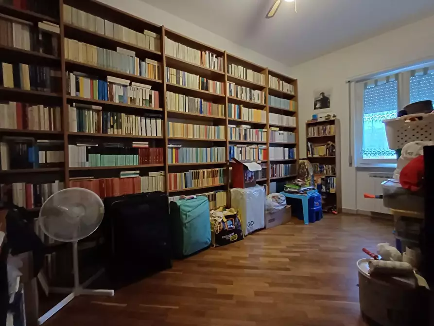 Immagine 6 di Appartamento in vendita  a Massa