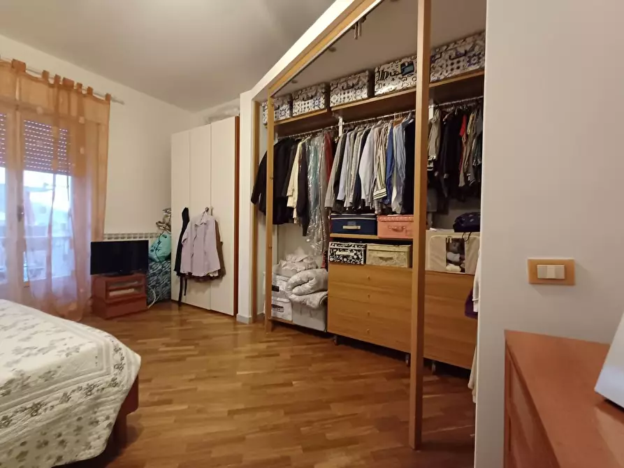 Immagine 5 di Appartamento in vendita  a Massa