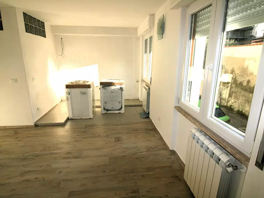 Immagine 5 di Appartamento in vendita  a Carrara