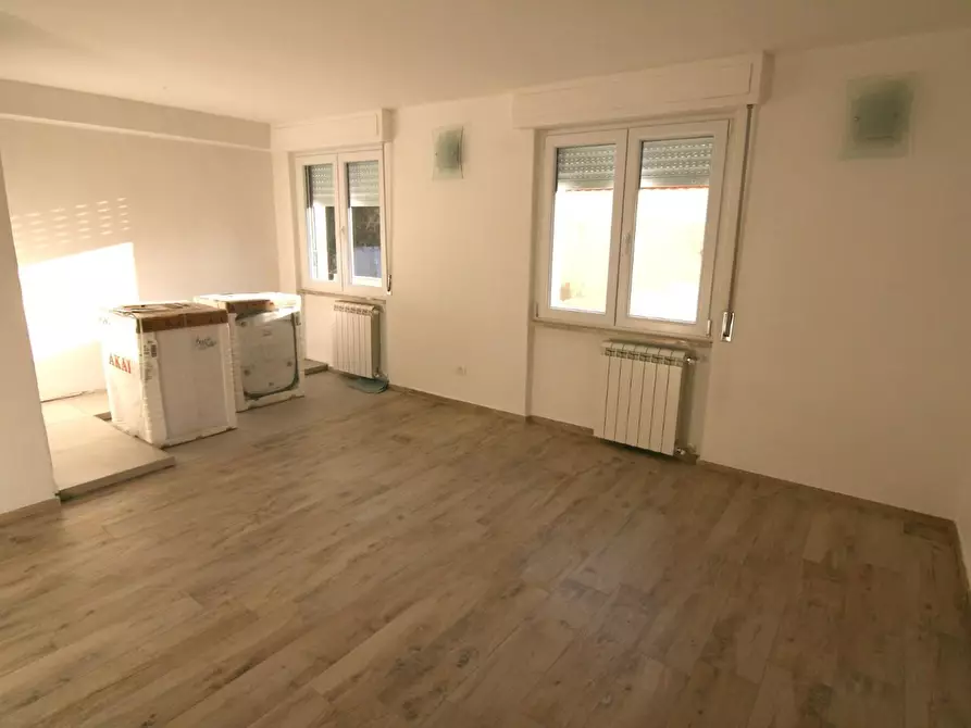 Immagine 4 di Appartamento in vendita  a Carrara