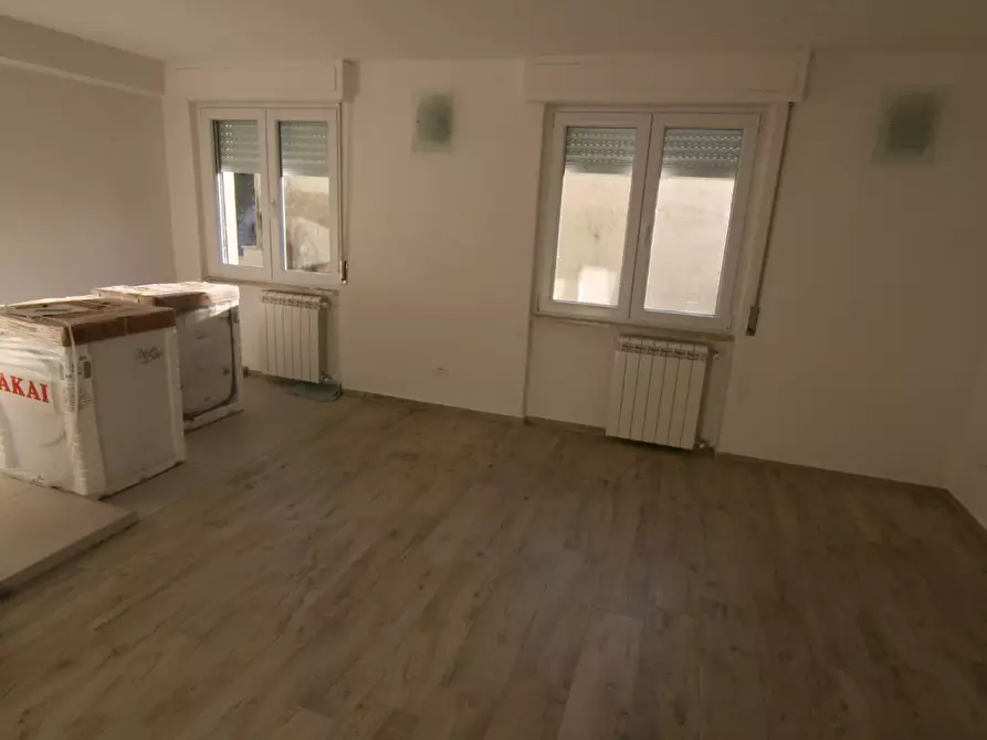 Immagine 3 di Appartamento in vendita  a Carrara