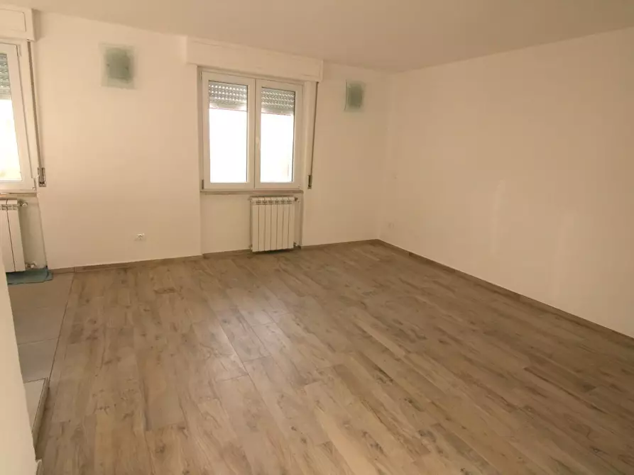 Immagine 7 di Appartamento in vendita  a Carrara