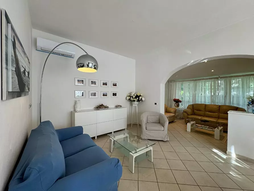 Immagine 5 di Villa in affitto  a Forte Dei Marmi