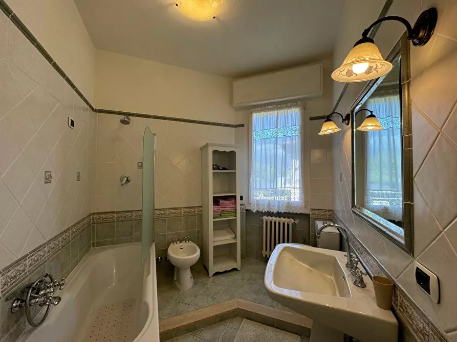 Immagine 29 di Villa in affitto  a Forte Dei Marmi