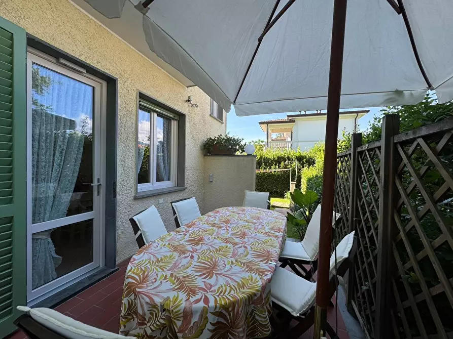 Immagine 40 di Villa in affitto  a Forte Dei Marmi
