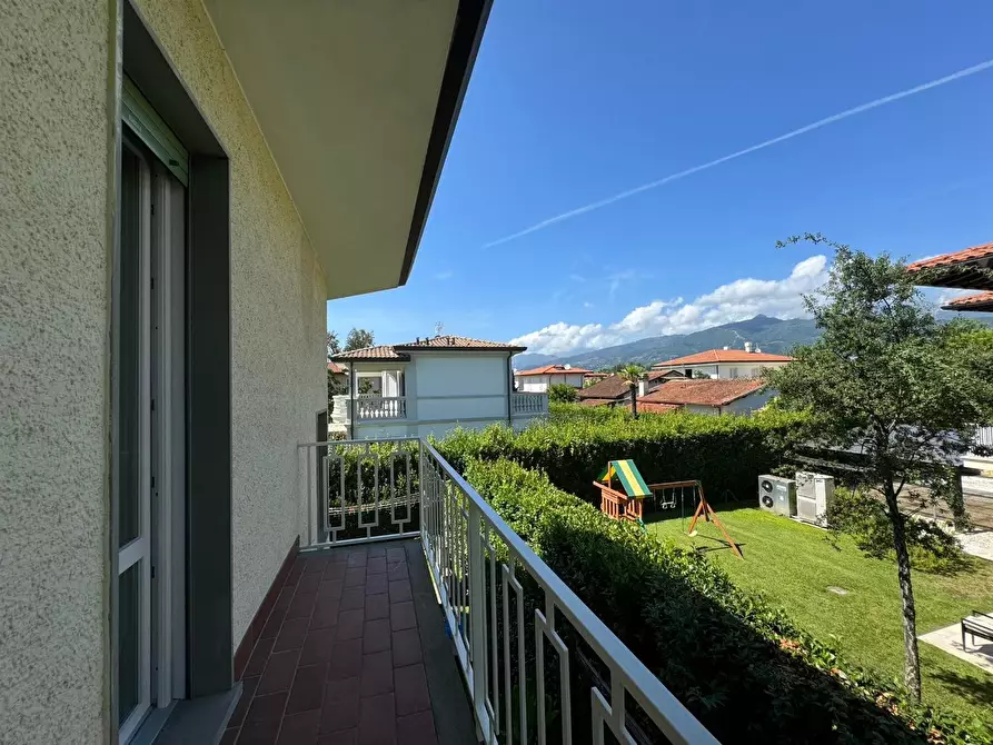 Immagine 22 di Villa in affitto  a Forte Dei Marmi