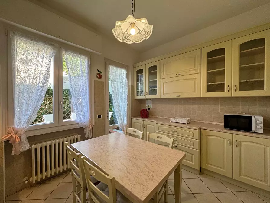 Immagine 10 di Villa in affitto  a Forte Dei Marmi