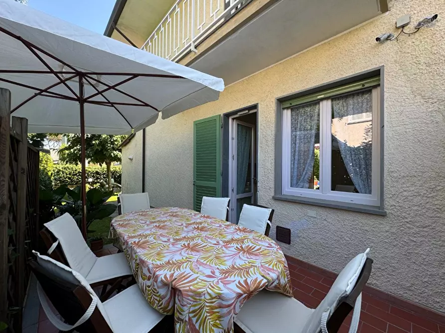 Immagine 41 di Villa in affitto  a Forte Dei Marmi
