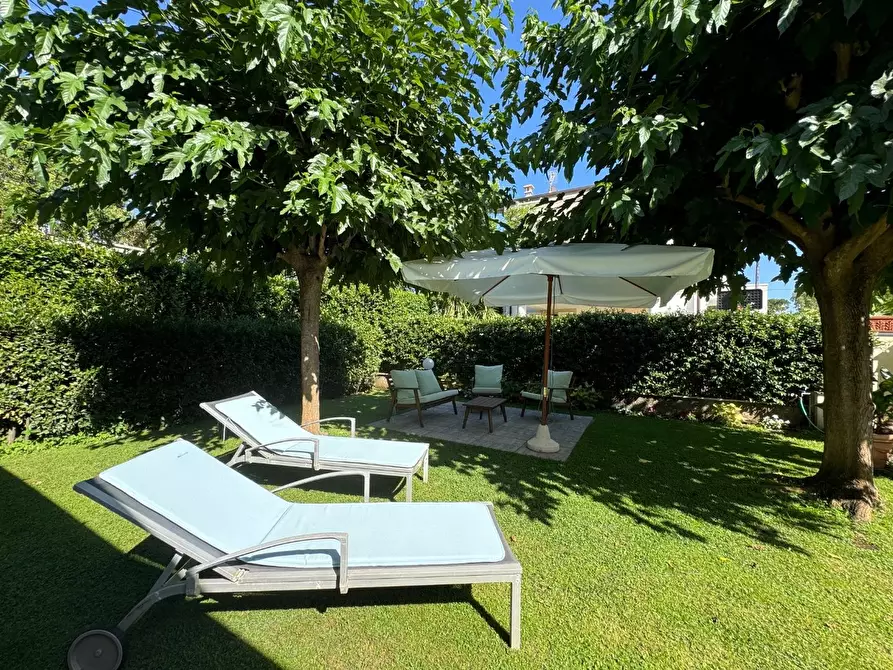 Immagine 36 di Villa in affitto  a Forte Dei Marmi