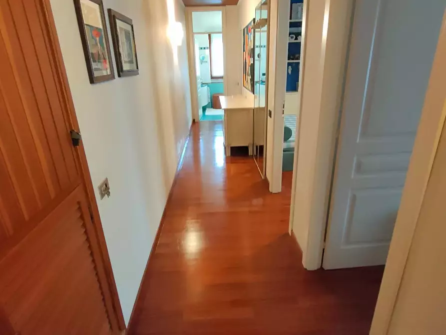 Immagine 6 di Casa indipendente in vendita  a Massa