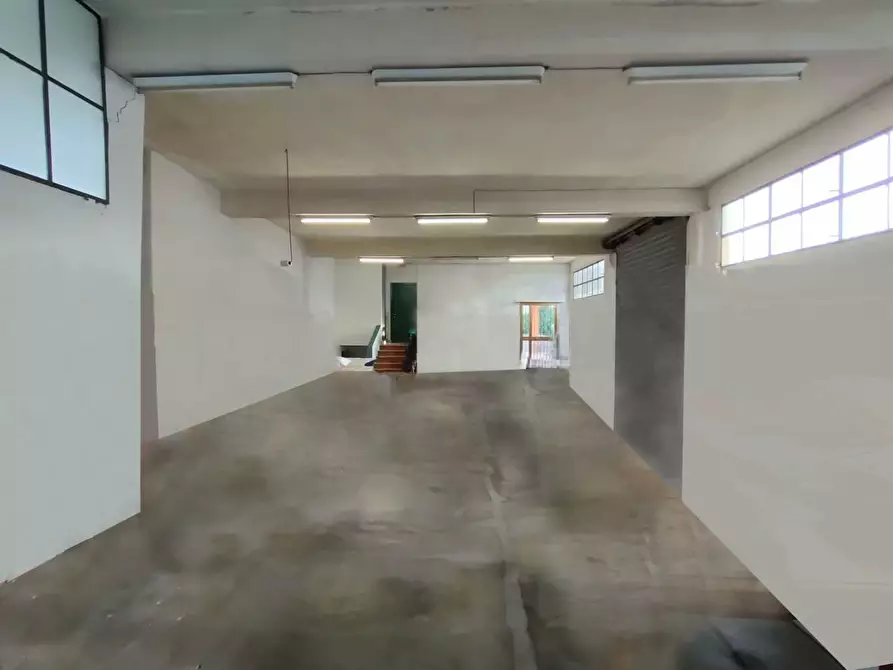 Immagine 14 di Casa indipendente in vendita  a Massa