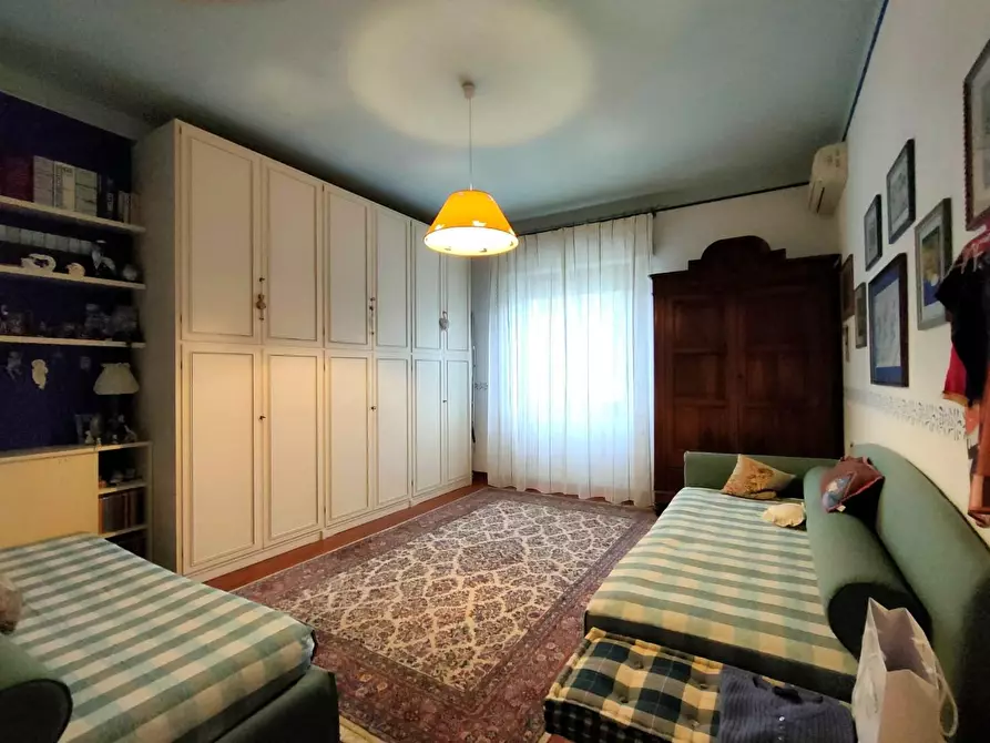 Immagine 18 di Casa indipendente in vendita  a Massa